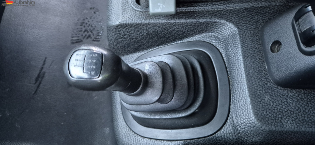 Mercedes-Benz 816L LBW, Blatt gefedert - Furgoneta caja cerrada: foto 3 Mercedes-Benz 816L LBW, Blatt gefedert - Furgoneta caja cerrada: foto 3