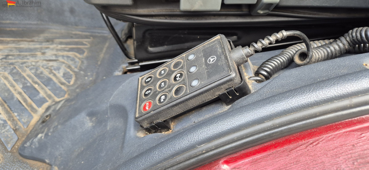 Mercedes-Benz 823 LBW | Radstand 4900 mm | 7.2 m Pritsche Klima | 3 Pedals - Furgoneta con lona: foto 5 Mercedes-Benz 823 LBW | Radstand 4900 mm | 7.2 m Pritsche Klima | 3 Pedals - Furgoneta con lona: foto 5