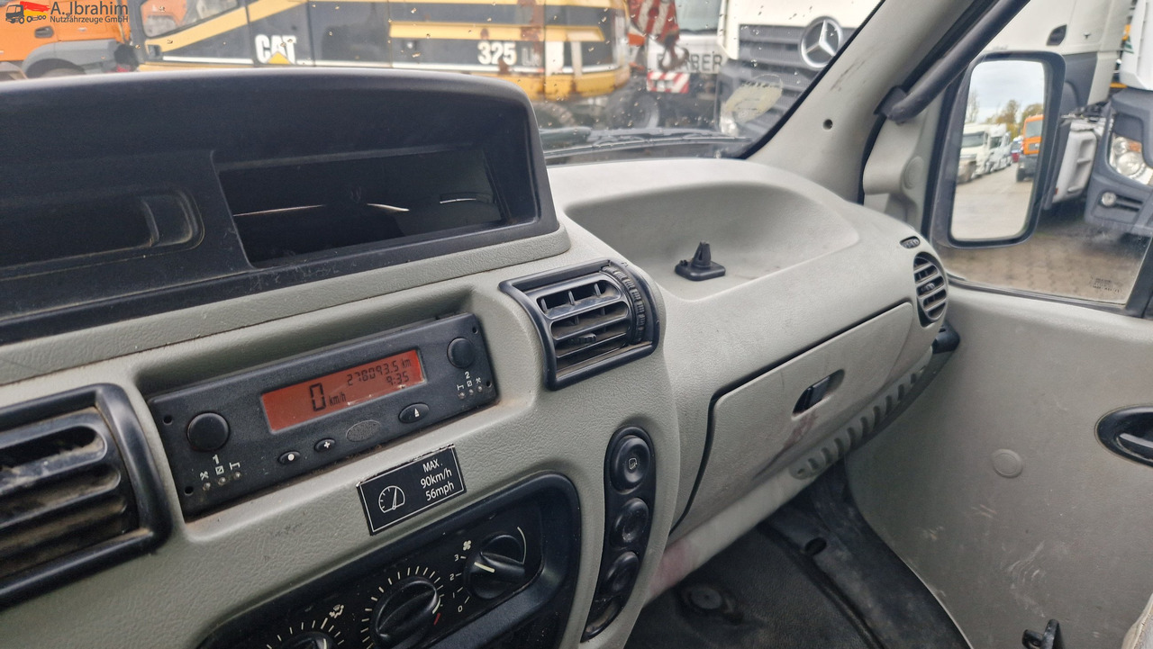 Renault 52AF, zwillingsbereift 2.8 nicht neu, aber läuft, - Furgón: foto 5 Renault 52AF, zwillingsbereift 2.8 nicht neu, aber läuft, - Furgón: foto 5