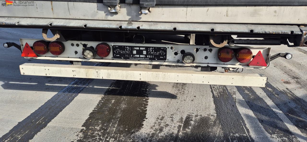 Schmitz SKO24 Carrier Vector 1550 reparierter Schaden Stütze links - Semirremolque frigorífico: foto 3 Schmitz SKO24 Carrier Vector 1550 reparierter Schaden Stütze links - Semirremolque frigorífico: foto 3