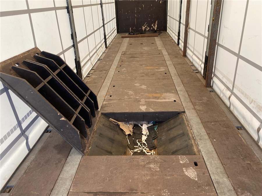 Semirremolque lona SCHMITZ CARGOBULL: foto 14 Semirremolque lona SCHMITZ CARGOBULL: foto 14