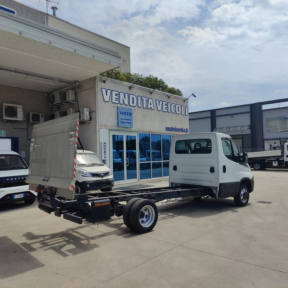 IVECO DAILY 35C14 - Furgoneta: foto 3 IVECO DAILY 35C14 - Furgoneta: foto 3