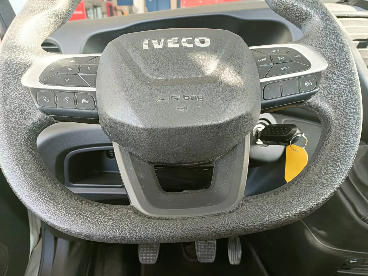 Furgoneta basculante IVECO DAILY 35C14: foto 12