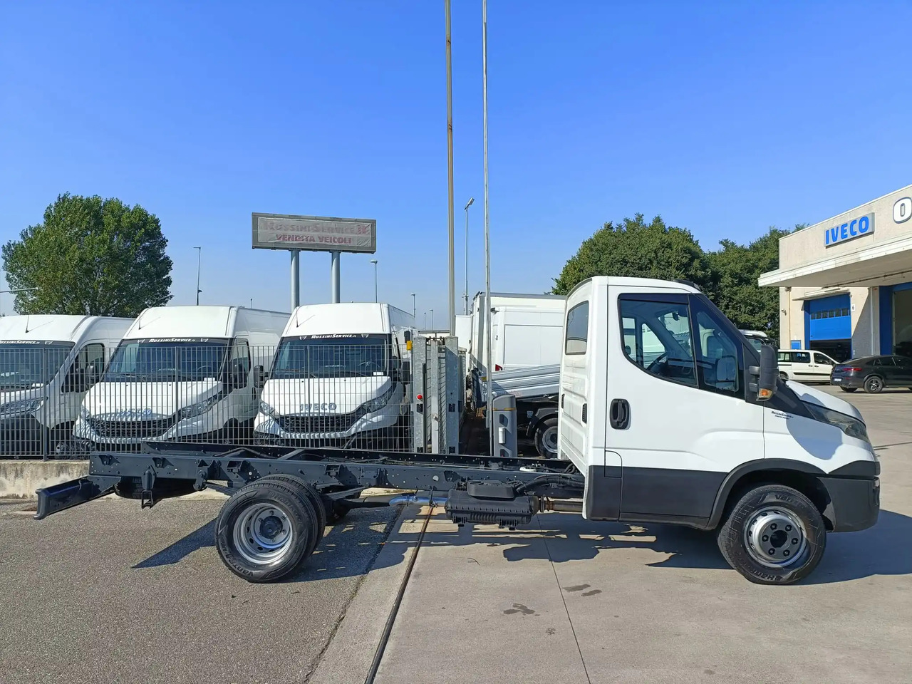 Camión chasis IVECO DAILY 60C18 A TELAIO KM 0: foto 8