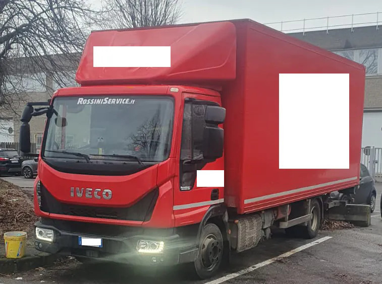 IVECO EUROCARGO 100E18 - Camión caja cerrada: foto 2 IVECO EUROCARGO 100E18 - Camión caja cerrada: foto 2