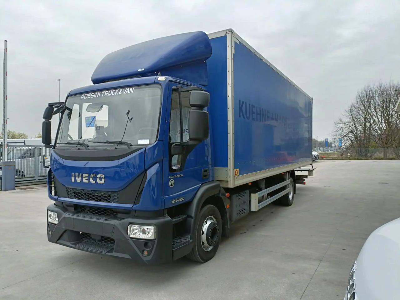 IVECO EUROCARGO 120E22 - Camión caja cerrada: foto 4 IVECO EUROCARGO 120E22 - Camión caja cerrada: foto 4