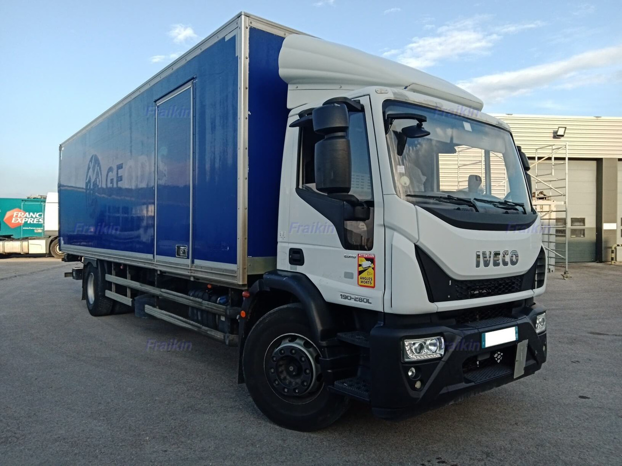 IVECO EUROCARGO 180EL28P - Camión caja cerrada: foto 1 IVECO EUROCARGO 180EL28P - Camión caja cerrada: foto 1
