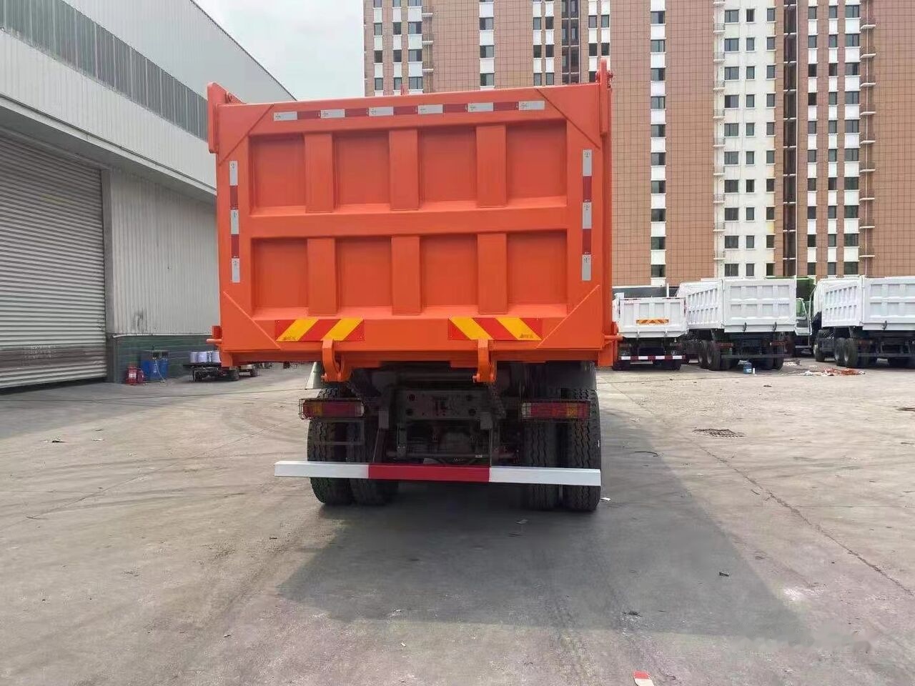 Howo 371 - Camión volquete: foto 3 Howo 371 - Camión volquete: foto 3