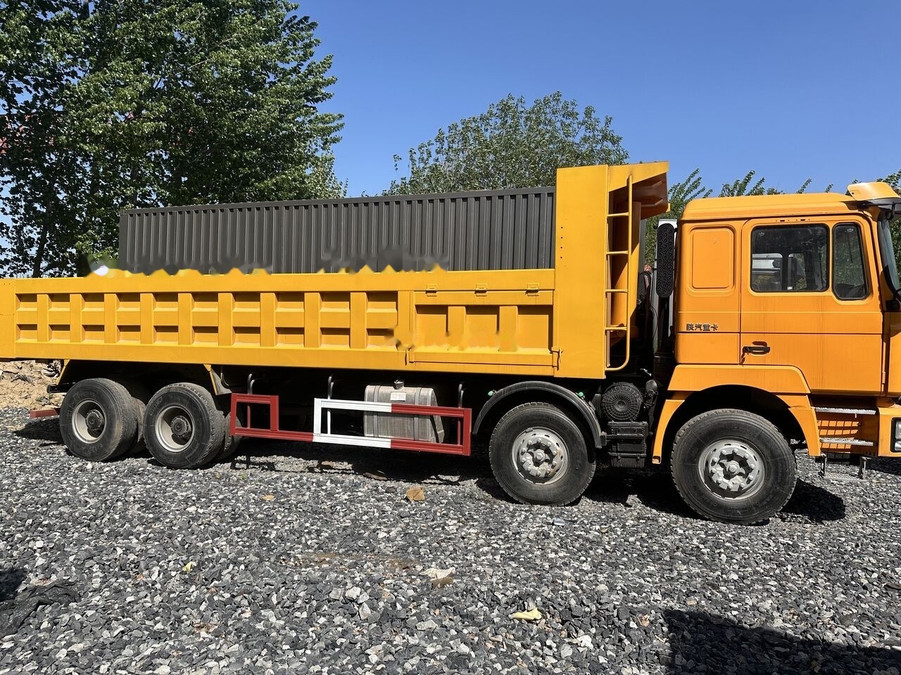 Shacman F3000 - Camión volquete: foto 1 Shacman F3000 - Camión volquete: foto 1