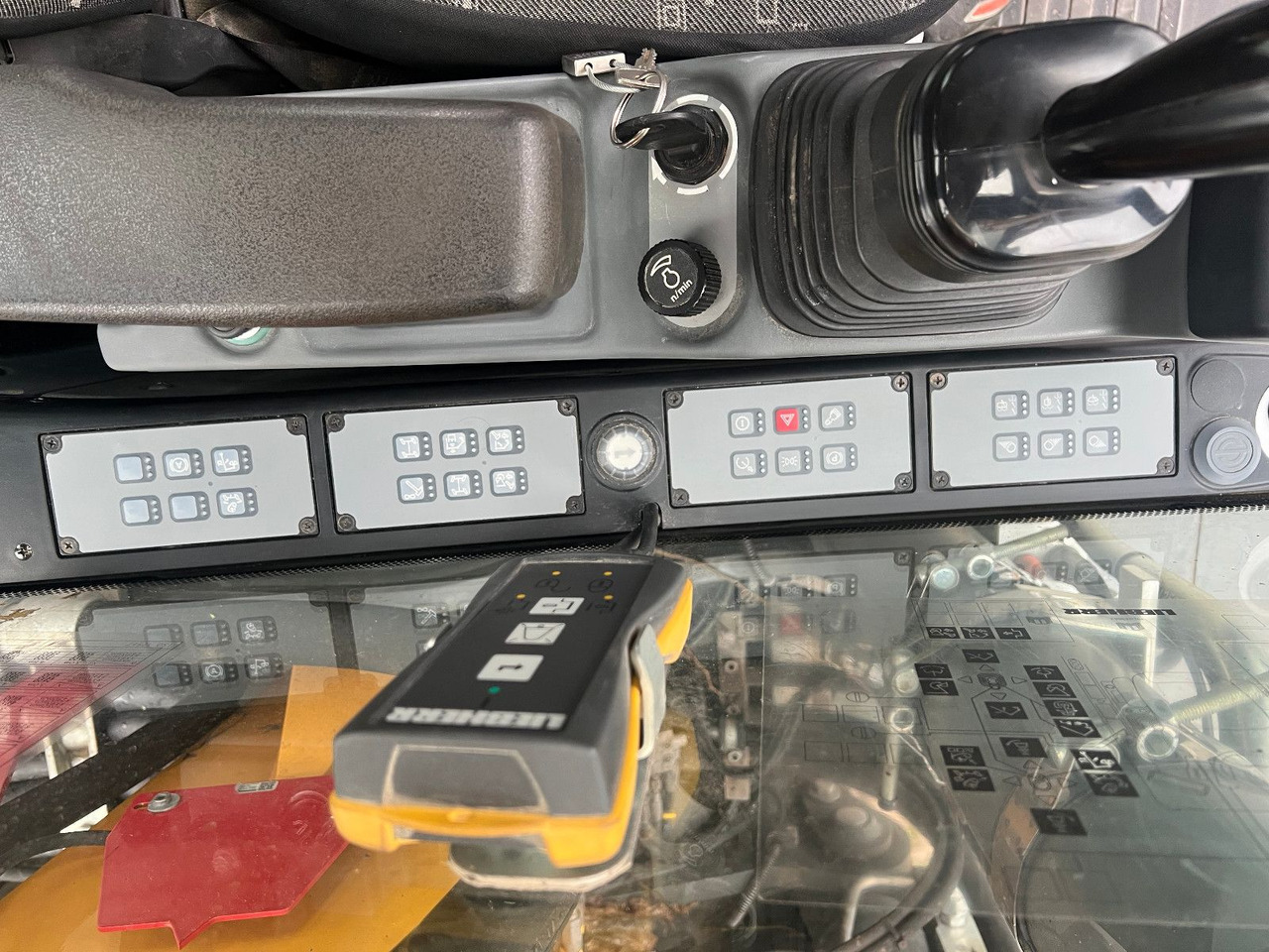 Liebherr A 913 Comp. Powertilt - Excavadora de ruedas: foto 5 Liebherr A 913 Comp. Powertilt - Excavadora de ruedas: foto 5