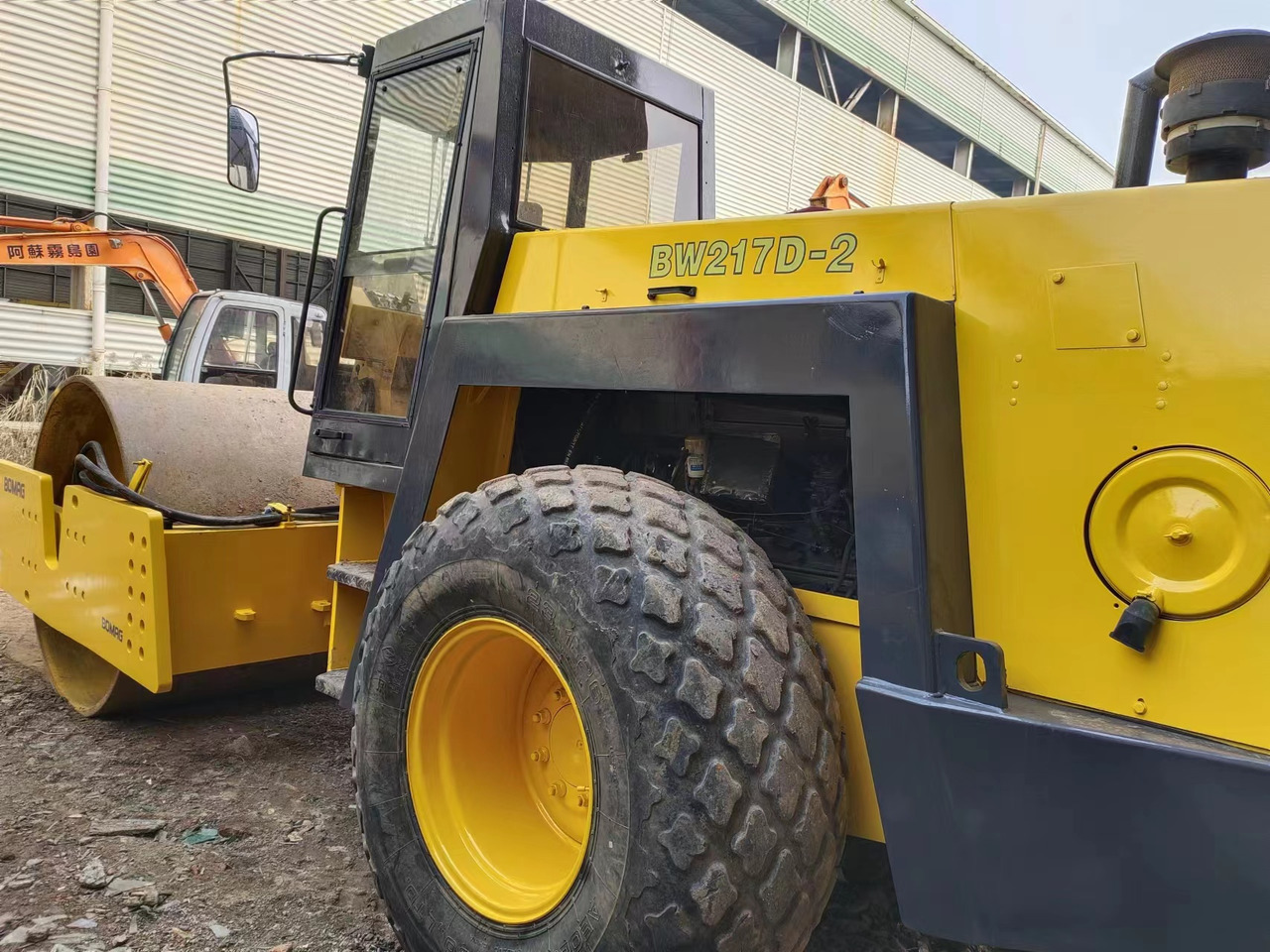 Leasing de BOMAG BW217D-2 BOMAG BW217D-2: foto 6