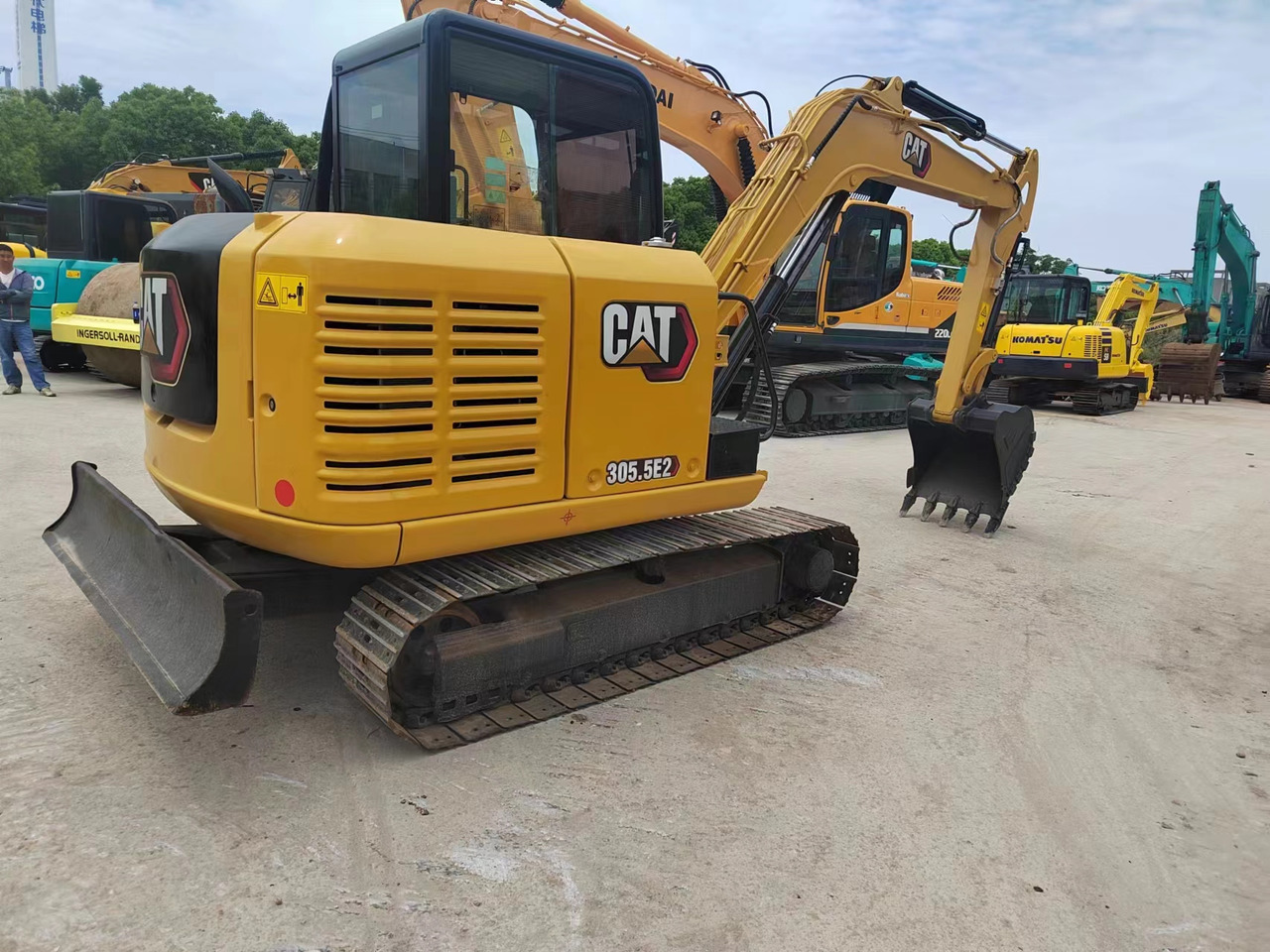 CAT CAT 305.5E2 - Miniexcavadora: foto 2 CAT CAT 305.5E2 - Miniexcavadora: foto 2