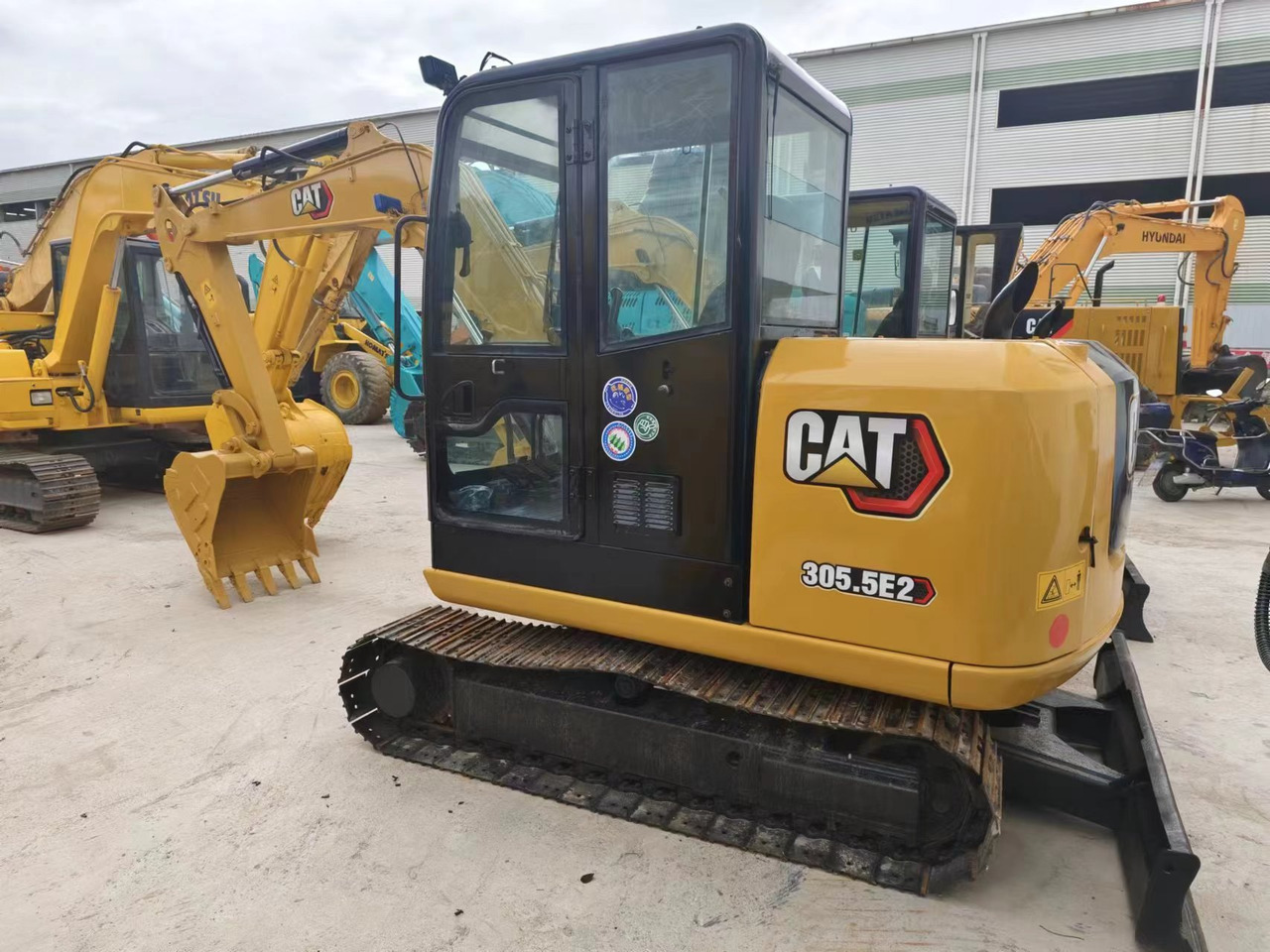 CATERPILLAR 305.5E2 - Miniexcavadora: foto 4 CATERPILLAR 305.5E2 - Miniexcavadora: foto 4