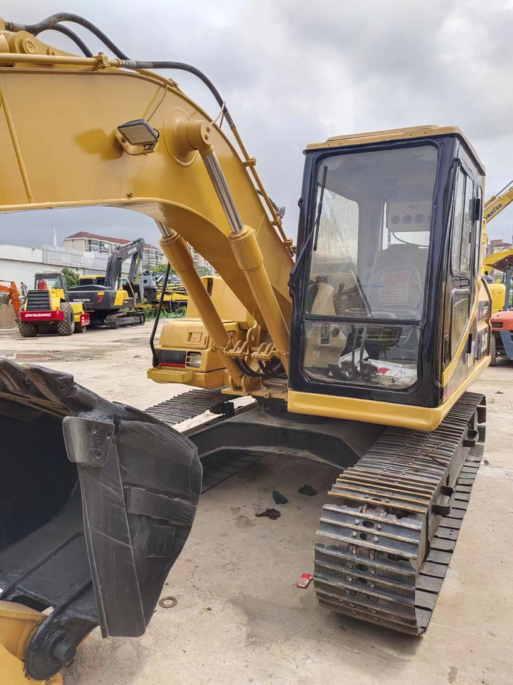 CATERPILLAR 312B - Excavadora de cadenas: foto 5 CATERPILLAR 312B - Excavadora de cadenas: foto 5