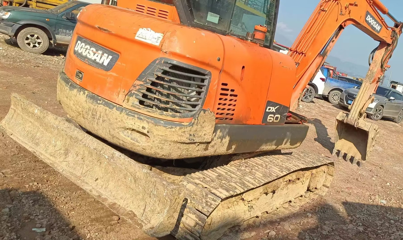 DOOSAN dx60 - Miniexcavadora: foto 3 DOOSAN dx60 - Miniexcavadora: foto 3
