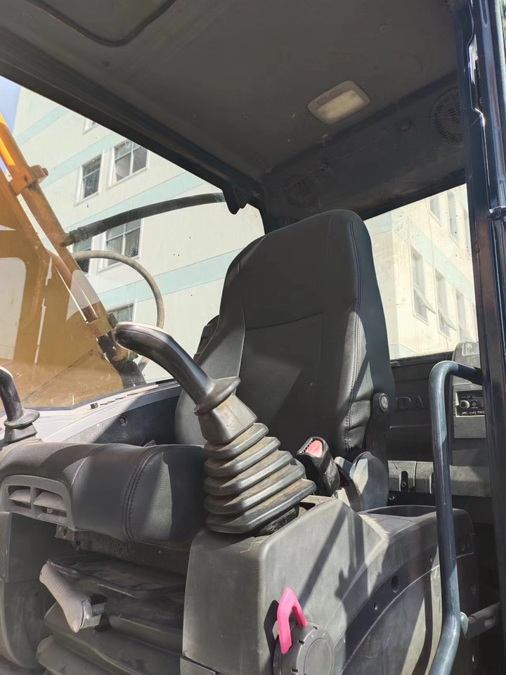 HYUNDAI 220LC-9S - Excavadora de cadenas: foto 4 HYUNDAI 220LC-9S - Excavadora de cadenas: foto 4