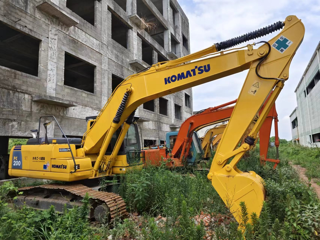 KOMATSU PC200-8 - Excavadora de cadenas: foto 2 KOMATSU PC200-8 - Excavadora de cadenas: foto 2