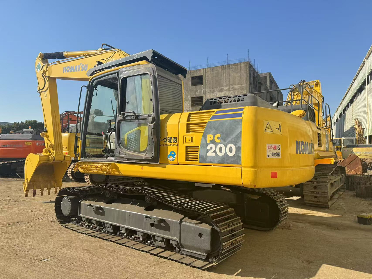 KOMATSU PC200-8 - Excavadora de cadenas: foto 1 KOMATSU PC200-8 - Excavadora de cadenas: foto 1