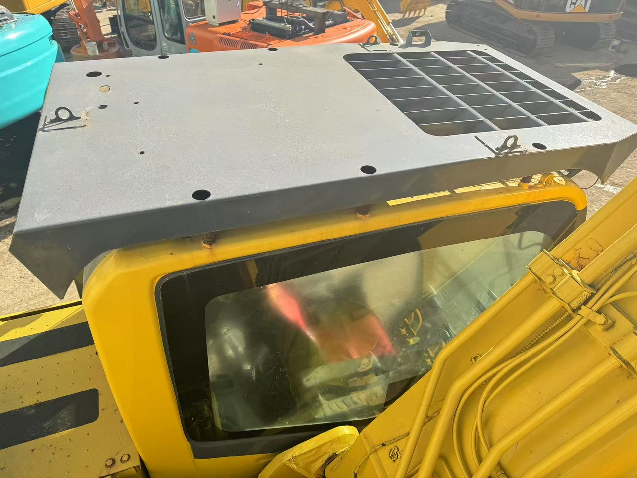 KOMATSU PC200-8 - Excavadora de cadenas: foto 3 KOMATSU PC200-8 - Excavadora de cadenas: foto 3