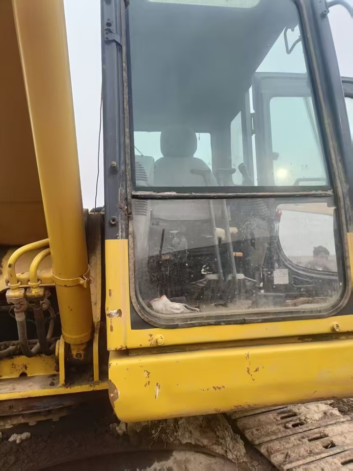 KOMATSU PC200-8N1 - Excavadora de cadenas: foto 3 KOMATSU PC200-8N1 - Excavadora de cadenas: foto 3