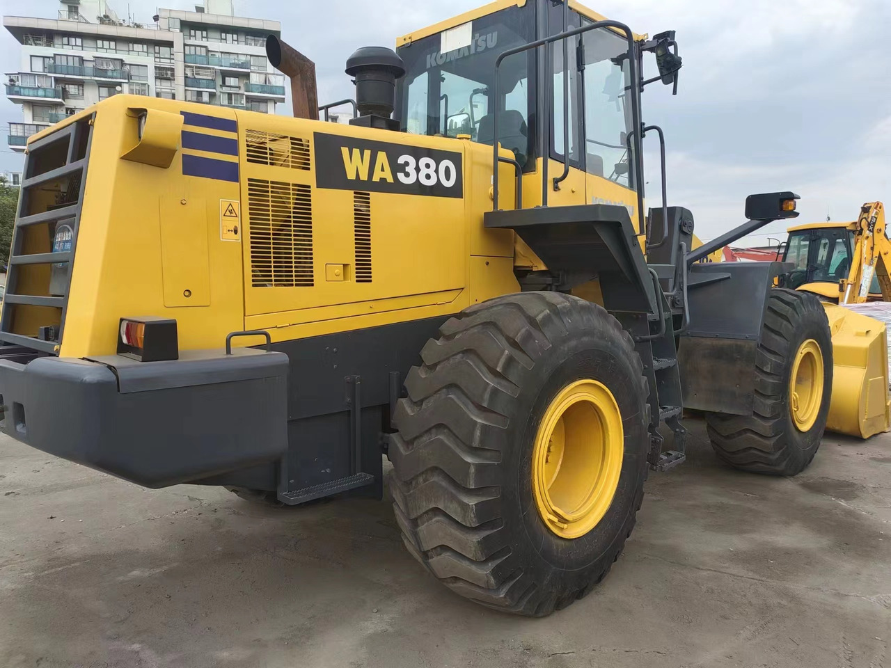 KOMATSU WA380-6 - Cargadora de ruedas: foto 1 KOMATSU WA380-6 - Cargadora de ruedas: foto 1