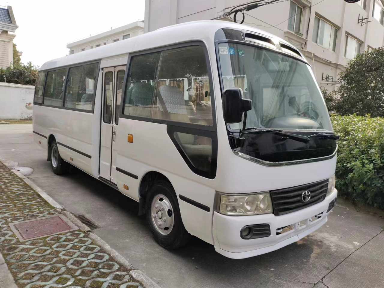 TOYOTA coaster - Minibús, Furgoneta de pasajeros: foto 1 TOYOTA coaster - Minibús, Furgoneta de pasajeros: foto 1