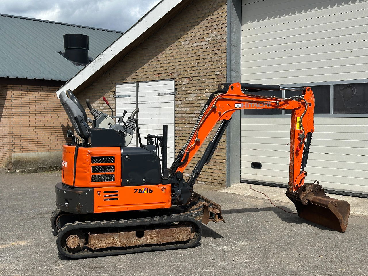 Miniexcavadora Hitachi ZX19U-6 YR: foto 6