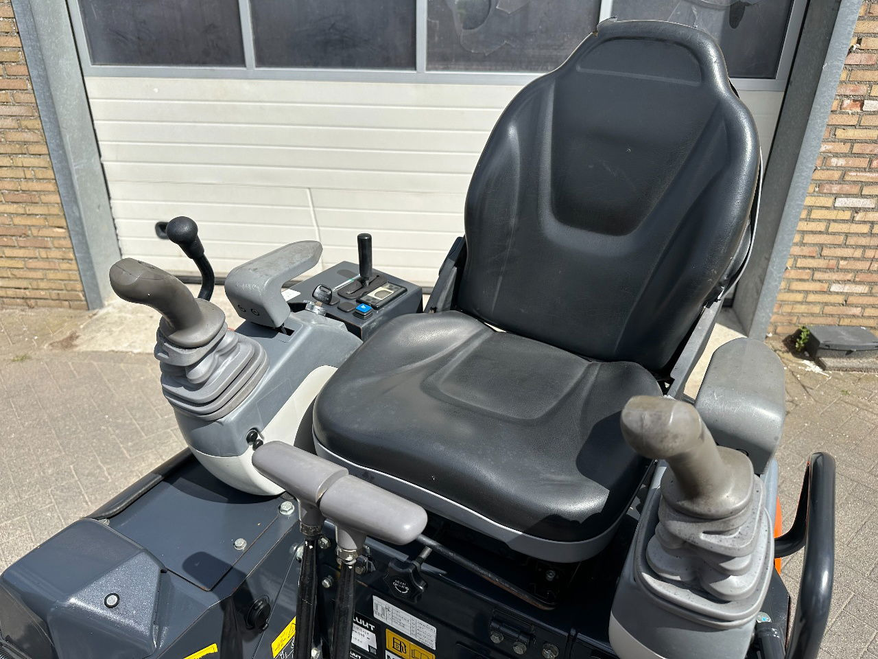 Miniexcavadora Hitachi ZX19U-6 YR: foto 7