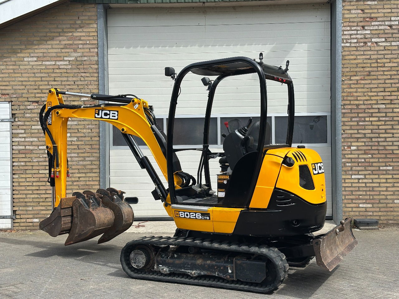 JCB 8026 - Miniexcavadora: foto 3 JCB 8026 - Miniexcavadora: foto 3