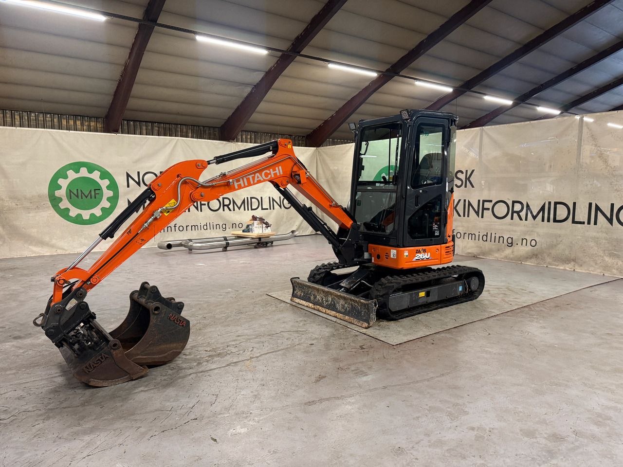 Hitachi ZX26U-6 - Miniexcavadora: foto 1 Hitachi ZX26U-6 - Miniexcavadora: foto 1