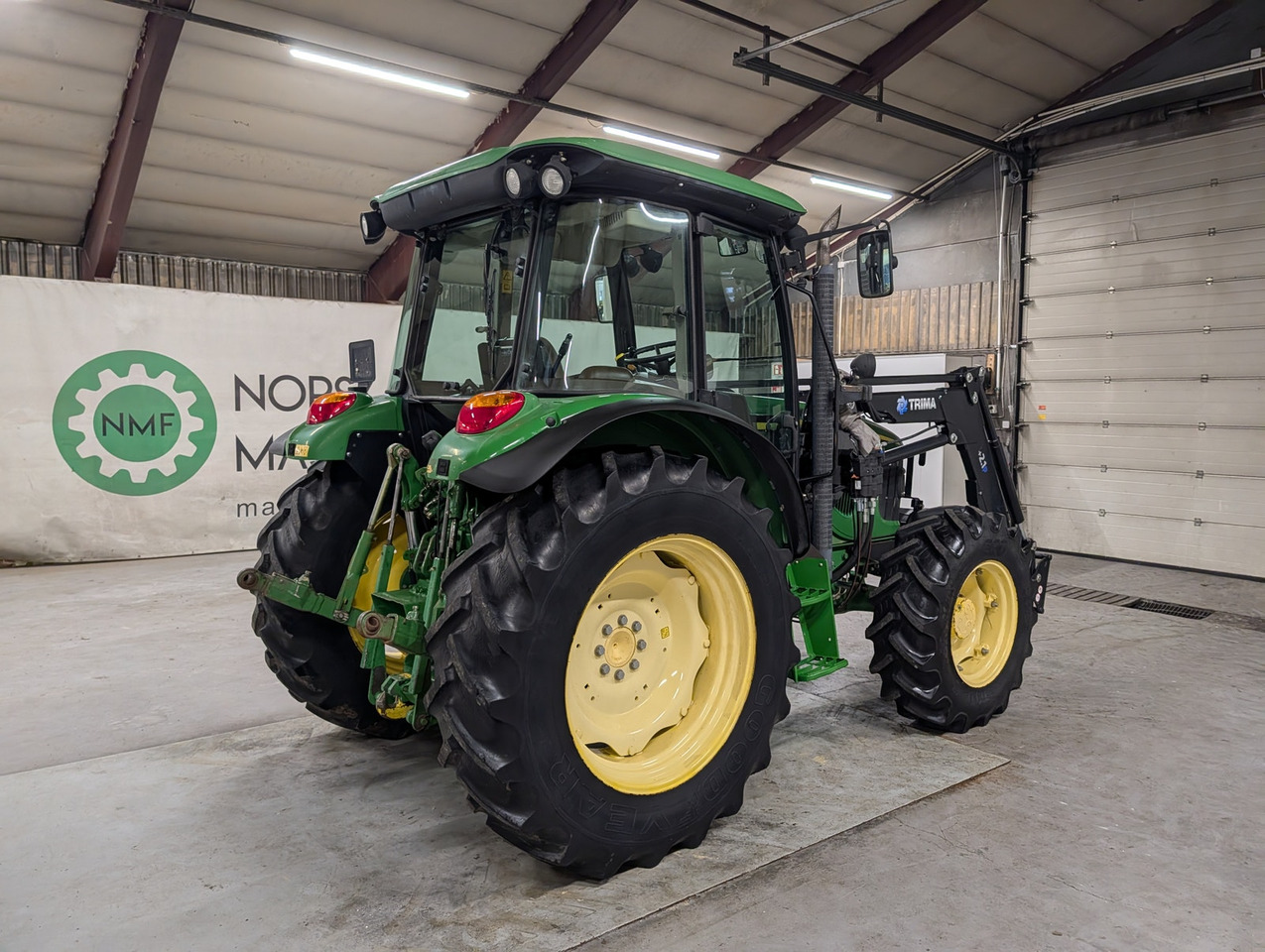 John Deere 5720 - Tractor: foto 5 John Deere 5720 - Tractor: foto 5