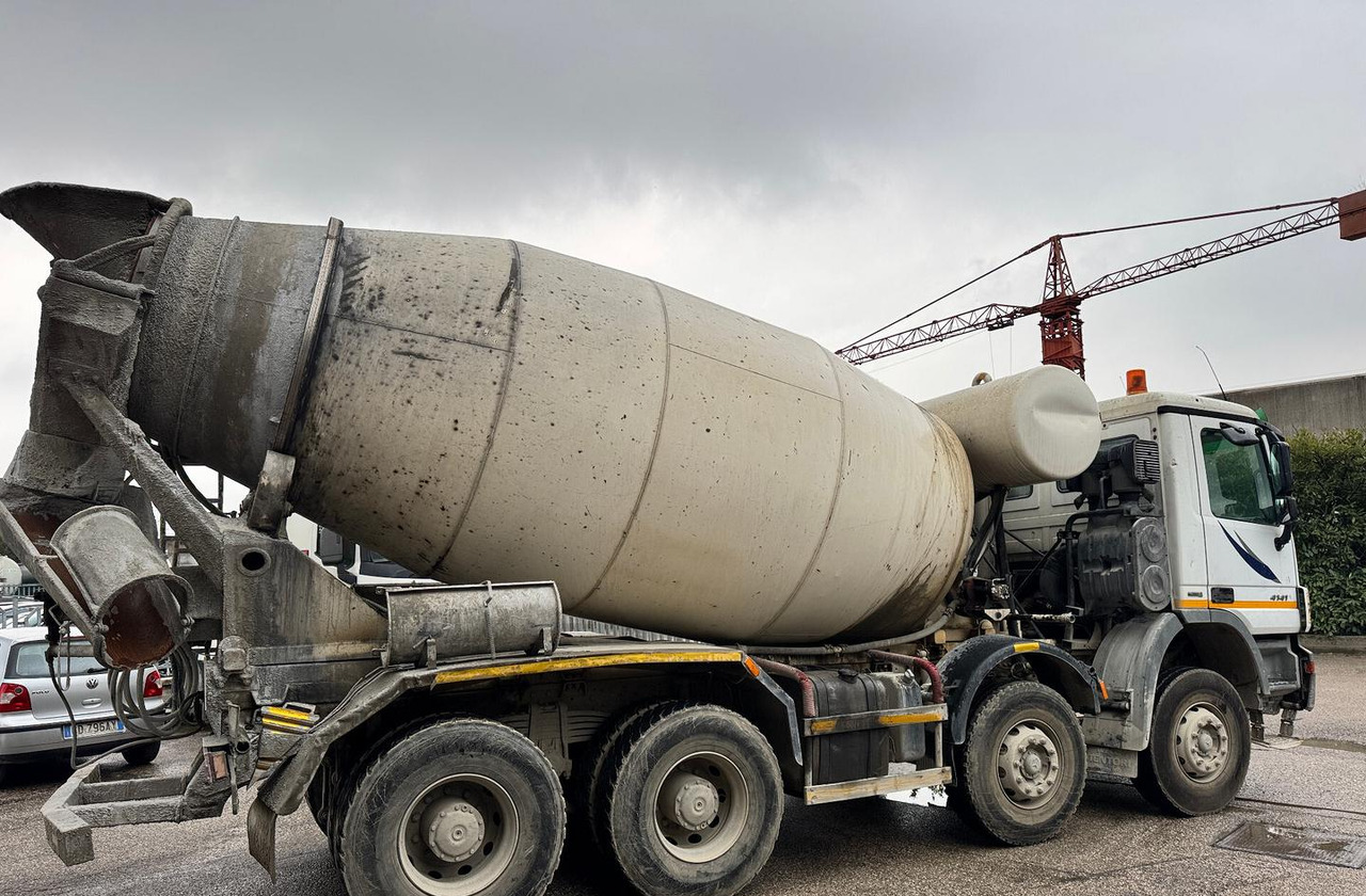 Autobetoniera Armec PHY120 su telaio Mercedes-Benz - Camión hormigonera: foto 4 Autobetoniera Armec PHY120 su telaio Mercedes-Benz - Camión hormigonera: foto 4