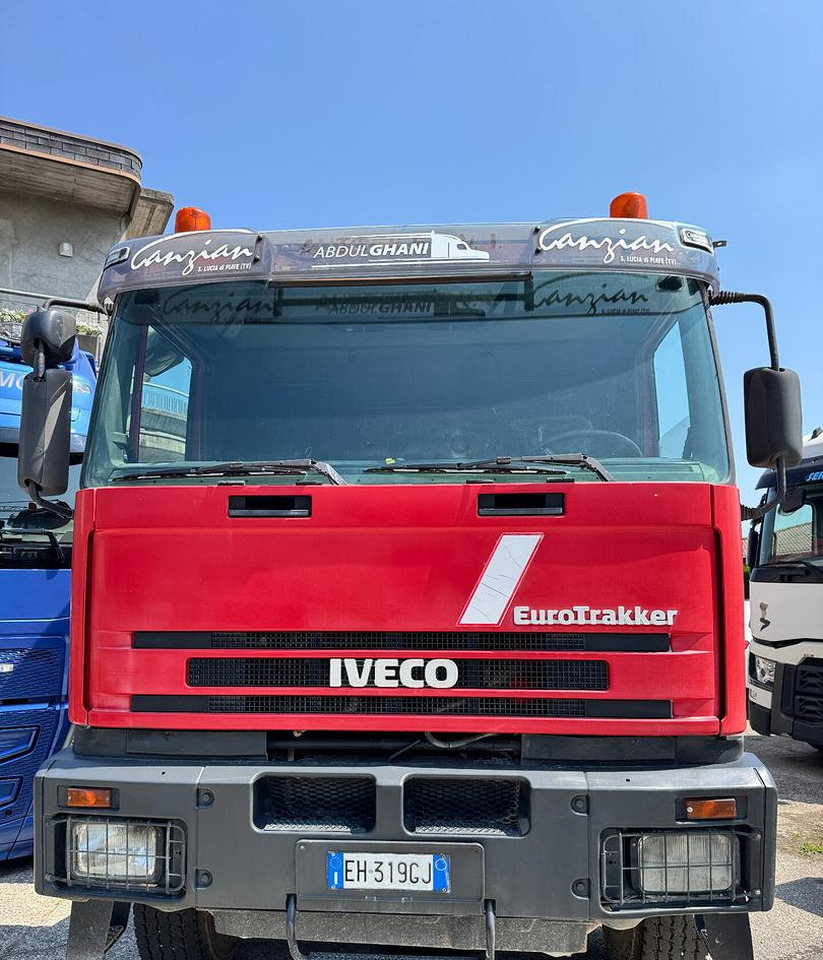 IVECO TRAKKER 420 - 8X4 - Camión volquete: foto 3 IVECO TRAKKER 420 - 8X4 - Camión volquete: foto 3