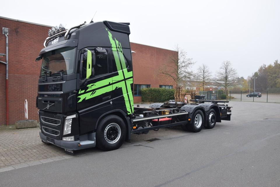 Volvo FH 460 Fahrschule 3-AchsRetarder ACC 4-Sitze - Camión portacontenedore/ Intercambiable: foto 1 Volvo FH 460 Fahrschule 3-AchsRetarder ACC 4-Sitze - Camión portacontenedore/ Intercambiable: foto 1