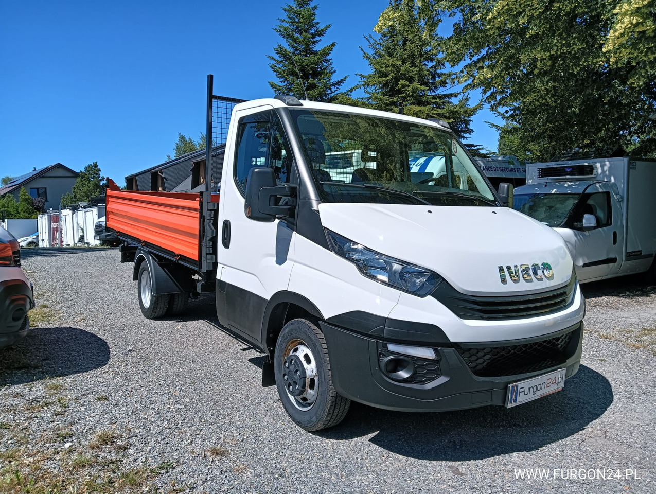 Furgoneta basculante IVECO DAILY 35C14 WYWROTKA KIPER Z NAJAZDAMI NR 841: foto 11 Furgoneta basculante IVECO DAILY 35C14 WYWROTKA KIPER Z NAJAZDAMI NR 841: foto 11