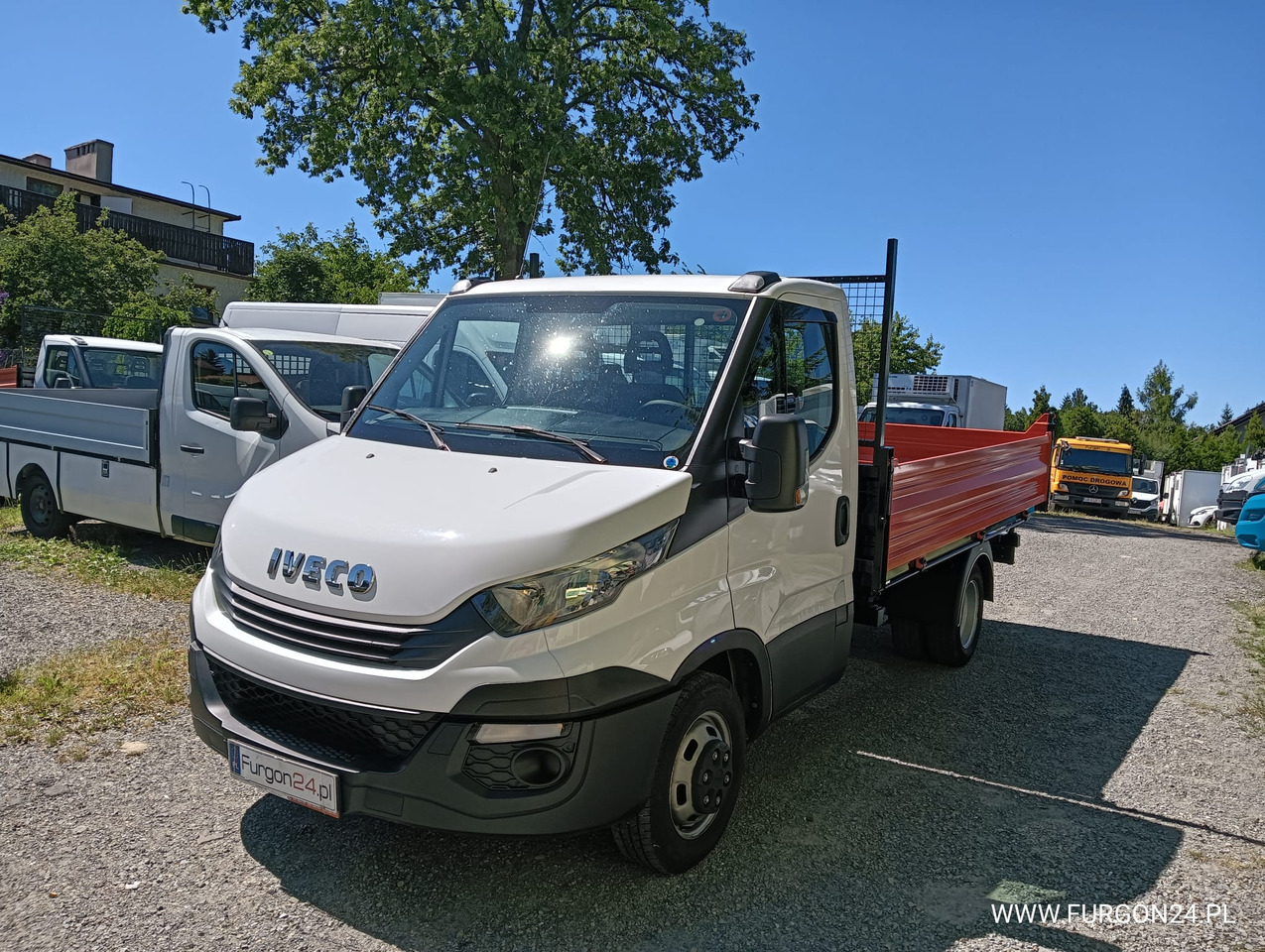 Furgoneta basculante IVECO DAILY 35C14 WYWROTKA KIPER Z NAJAZDAMI NR 841: foto 9 Furgoneta basculante IVECO DAILY 35C14 WYWROTKA KIPER Z NAJAZDAMI NR 841: foto 9