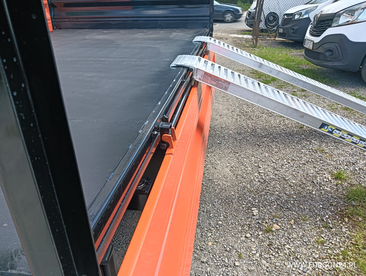 Furgoneta basculante IVECO DAILY 35C14 WYWROTKA KIPER Z NAJAZDAMI NR 841: foto 20 Furgoneta basculante IVECO DAILY 35C14 WYWROTKA KIPER Z NAJAZDAMI NR 841: foto 20