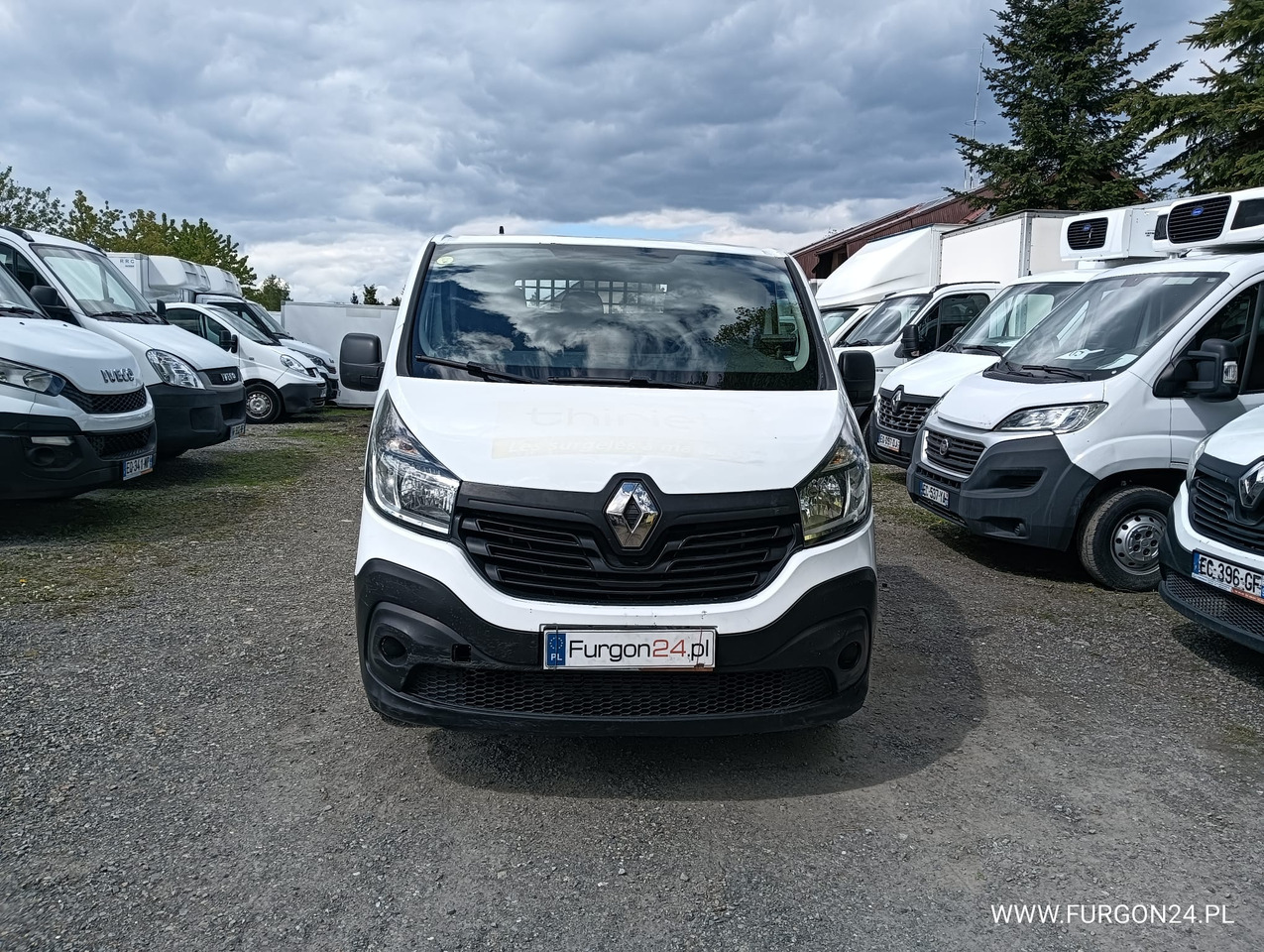 RENAULT TRAFIC SKRZYNIA PAKA Z NAJAZDAMI I PÓŁKAMI NR 689 - Furgoneta caja abierta: foto 2 RENAULT TRAFIC SKRZYNIA PAKA Z NAJAZDAMI I PÓŁKAMI NR 689 - Furgoneta caja abierta: foto 2