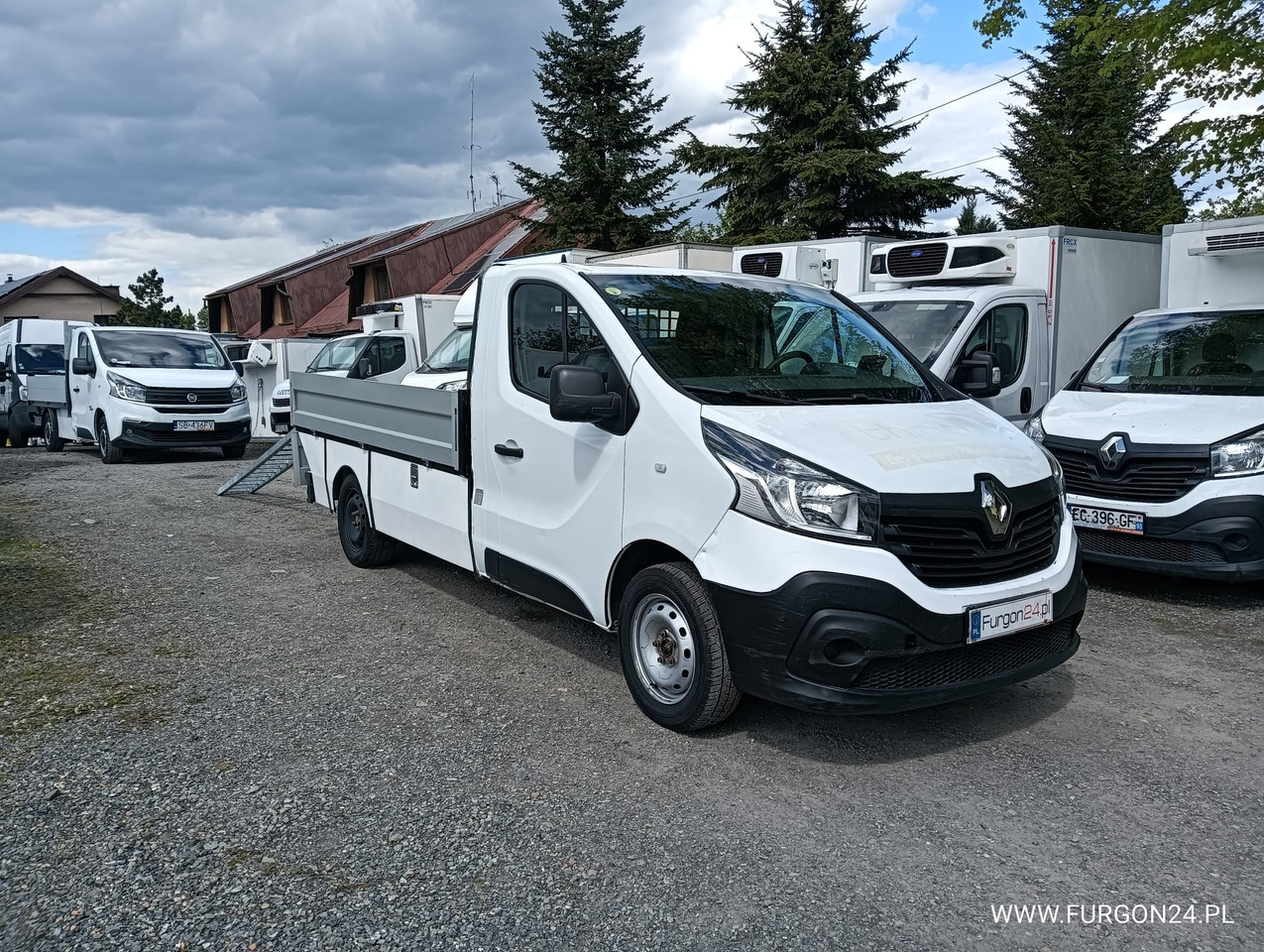 RENAULT TRAFIC SKRZYNIA PAKA Z NAJAZDAMI I PÓŁKAMI NR 689 - Furgoneta caja abierta: foto 3 RENAULT TRAFIC SKRZYNIA PAKA Z NAJAZDAMI I PÓŁKAMI NR 689 - Furgoneta caja abierta: foto 3