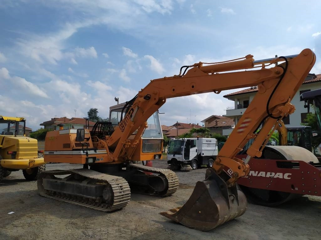 Liebherr 902 - Excavadora de cadenas: foto 1 Liebherr 902 - Excavadora de cadenas: foto 1