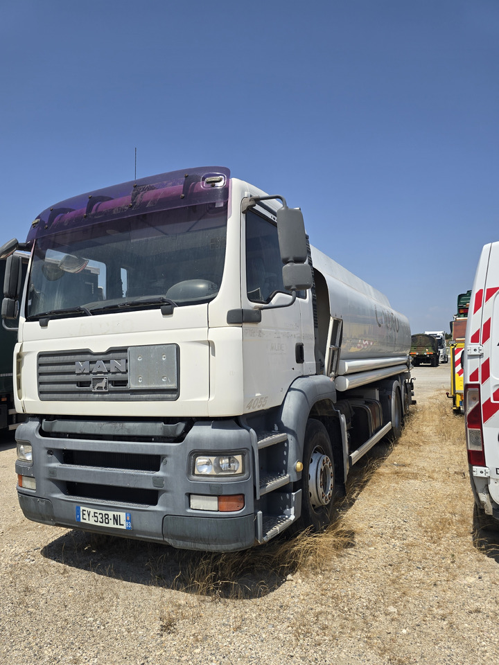 MAN TGA 26-320 - Camión cisterna: foto 1 MAN TGA 26-320 - Camión cisterna: foto 1