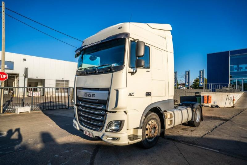 DAF XF 460 + HYDR. (50ton) - Cabeza tractora: foto 1 DAF XF 460 + HYDR. (50ton) - Cabeza tractora: foto 1