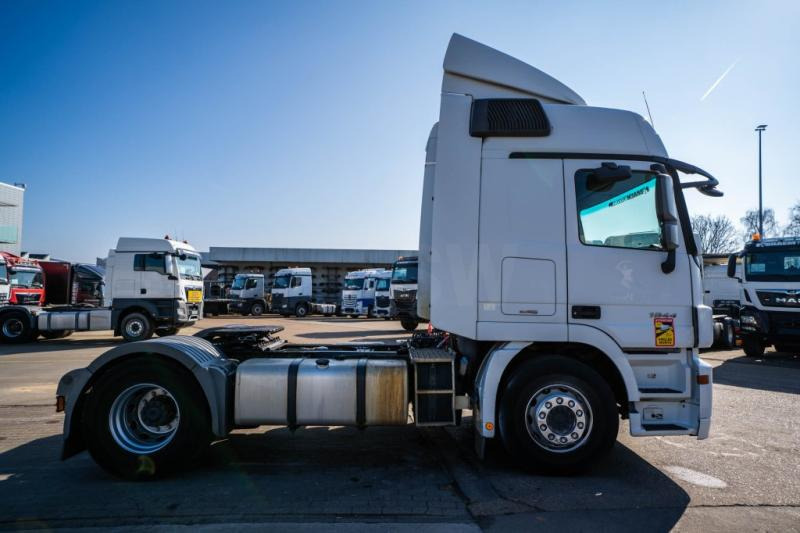Mercedes ACTROS 1844 LS-MP3 +VOITH - Cabeza tractora: foto 2 Mercedes ACTROS 1844 LS-MP3 +VOITH - Cabeza tractora: foto 2