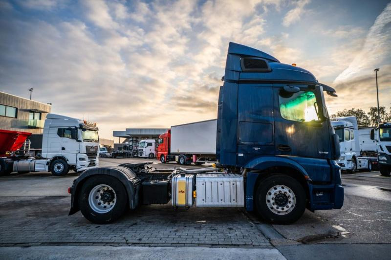 Mercedes ACTROS 1846 LS + HYDR. - Cabeza tractora: foto 3 Mercedes ACTROS 1846 LS + HYDR. - Cabeza tractora: foto 3