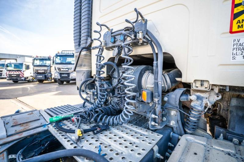 Cabeza tractora Volvo FMX 460 GLOB + HYDR: foto 9