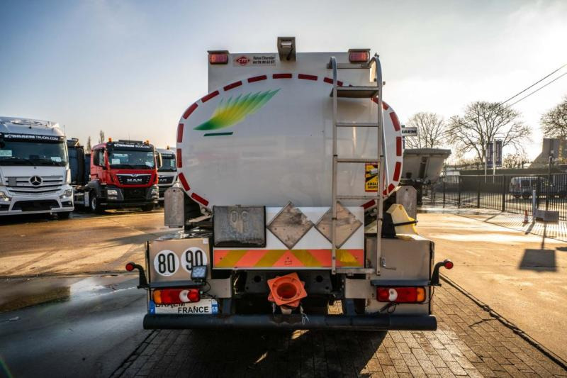 Iveco EURO CARGO 100-220 +CM 5500L + 3 COMP. - Camión cisterna: foto 5 Iveco EURO CARGO 100-220 +CM 5500L + 3 COMP. - Camión cisterna: foto 5