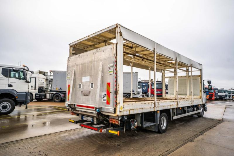 Renault MIDLUM 180 DXI (12 T) - Camión lona: foto 4 Renault MIDLUM 180 DXI (12 T) - Camión lona: foto 4