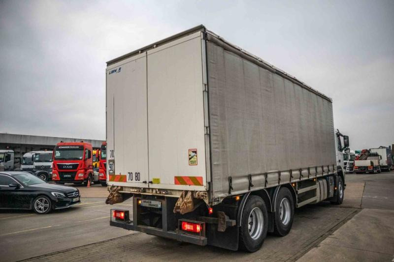 Volvo FM 330+10 pneus/tires-intarder - Camión lona: foto 3 Volvo FM 330+10 pneus/tires-intarder - Camión lona: foto 3