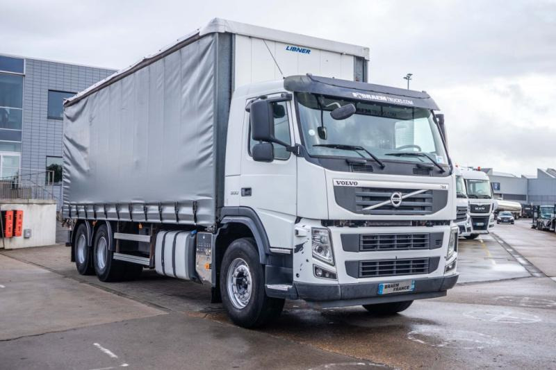 Volvo FM 330-6x2-E5+10 pneus/tires+intarder - Camión lona: foto 2 Volvo FM 330-6x2-E5+10 pneus/tires+intarder - Camión lona: foto 2