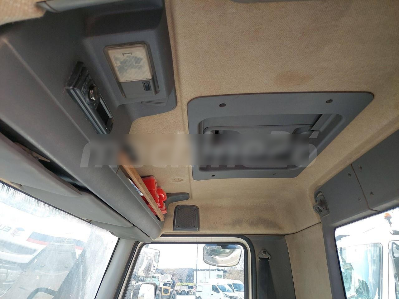 Camión volquete para transporte de materiales áridos RENAULT MIDLUM 180: foto 13